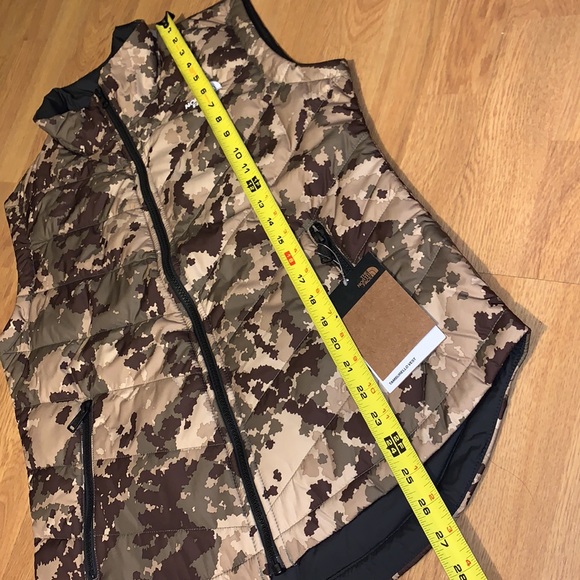 NWT The North Face Tamburello 2 Vest, Camo, Medium - Picture 3 of 12